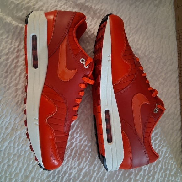 Nike Air Max 1 Men's  12.5 Shoes HQ3607 687 Gym Red/University Red/Light Crimson - Picture 2 of 9